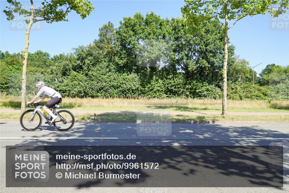 09.08.2026 - GEWOBA Citytriathlon Bremen Michael Burmester http://msf.ph/oto/9961572 09.08.2026 13:19:52 Radfahren 656, 785, 817, 1014, 1107 meine-sportfotos.de