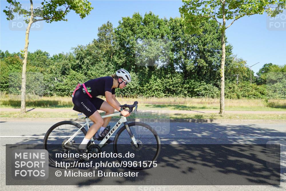 09.08.2026 - GEWOBA Citytriathlon Bremen Michael Burmester http://msf.ph/oto/9961575 09.08.2026 13:20:02 Radfahren 656, 817, 923, 940 meine-sportfotos.de