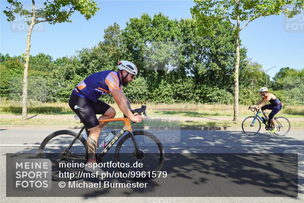 09.08.2026 - GEWOBA Citytriathlon Bremen Michael Burmester http://msf.ph/oto/9961579 09.08.2026 13:20:17 Radfahren 859, 933, 943, 1140 meine-sportfotos.de
