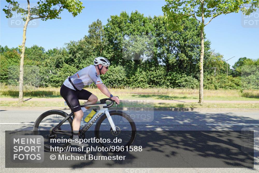 09.08.2026 - GEWOBA Citytriathlon Bremen Michael Burmester http://msf.ph/oto/9961588 09.08.2026 13:20:43 Radfahren 672, 957, 1007, 1125 meine-sportfotos.de