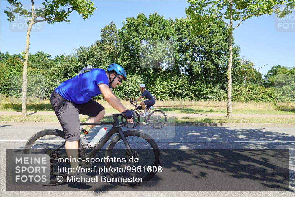 09.08.2026 - GEWOBA Citytriathlon Bremen Michael Burmester http://msf.ph/oto/9961608 09.08.2026 13:22:36 Radfahren 731, 890, 1157 meine-sportfotos.de