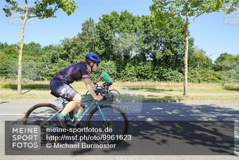 09.08.2026 - GEWOBA Citytriathlon Bremen Michael Burmester http://msf.ph/oto/9961623 09.08.2026 13:23:22 Radfahren 941, 966, 997, 1105, 1122 meine-sportfotos.de