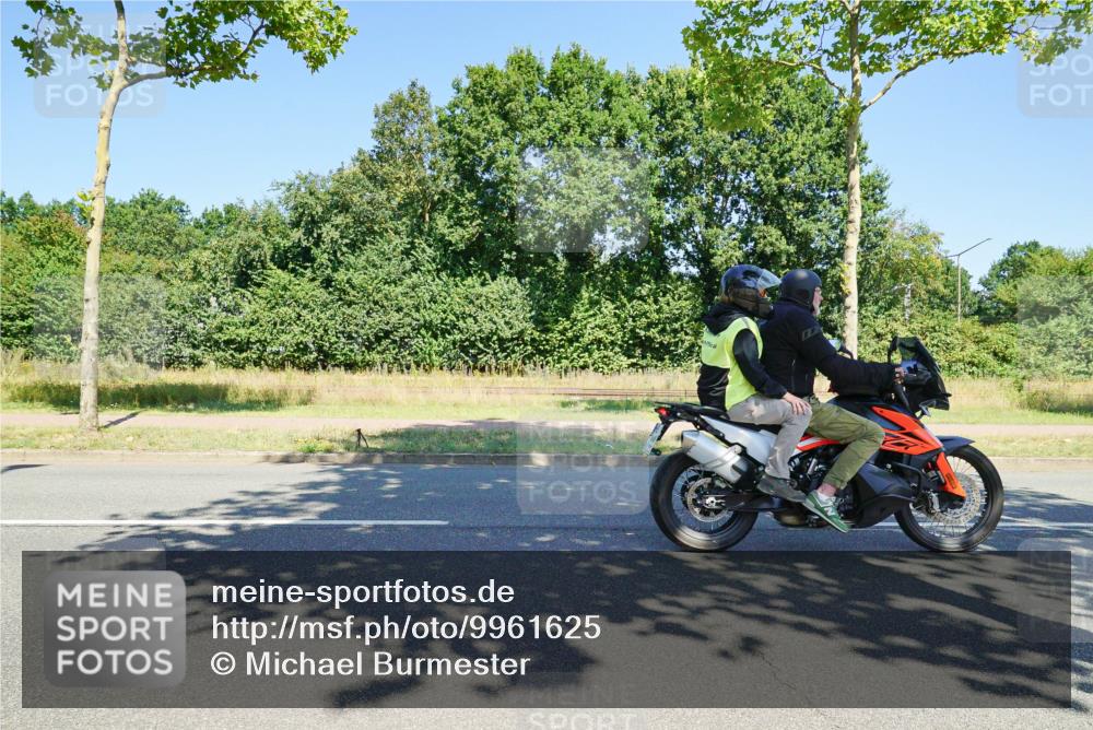 09.08.2026 - GEWOBA Citytriathlon Bremen Michael Burmester http://msf.ph/oto/9961625 09.08.2026 13:23:23 Radfahren 941, 966, 997, 1105, 1122 meine-sportfotos.de