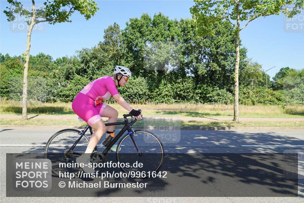 09.08.2026 - GEWOBA Citytriathlon Bremen Michael Burmester http://msf.ph/oto/9961642 09.08.2026 13:24:05 Radfahren 881, 891, 898, 945, 974 meine-sportfotos.de