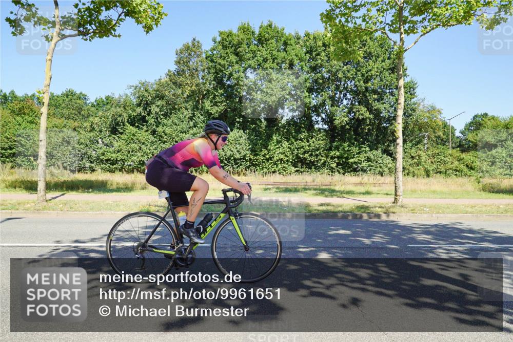 09.08.2026 - GEWOBA Citytriathlon Bremen Michael Burmester http://msf.ph/oto/9961651 09.08.2026 13:24:29 Radfahren 873, 908, 917, 1020, 1120 meine-sportfotos.de