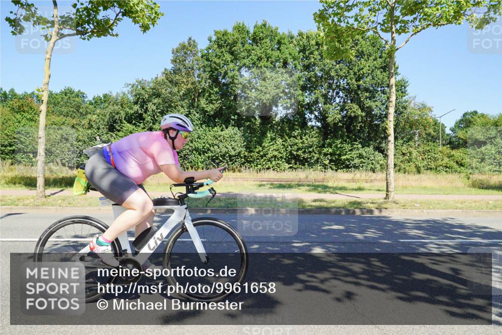 09.08.2026 - GEWOBA Citytriathlon Bremen Michael Burmester http://msf.ph/oto/9961658 09.08.2026 13:24:49 Radfahren 885, 969, 1102 meine-sportfotos.de