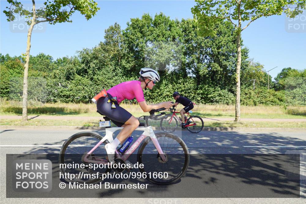 09.08.2026 - GEWOBA Citytriathlon Bremen Michael Burmester http://msf.ph/oto/9961660 09.08.2026 13:24:51 Radfahren 885, 969, 1102 meine-sportfotos.de