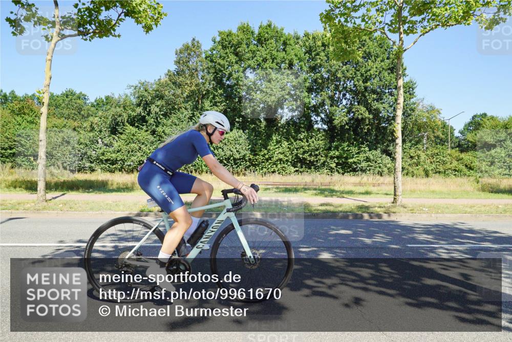 09.08.2026 - GEWOBA Citytriathlon Bremen Michael Burmester http://msf.ph/oto/9961670 09.08.2026 13:25:21 Radfahren 856, 922, 936, 958, 1108 meine-sportfotos.de