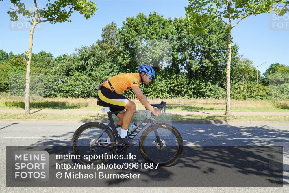 09.08.2026 - GEWOBA Citytriathlon Bremen Michael Burmester http://msf.ph/oto/9961687 09.08.2026 13:27:54 Radfahren 877 meine-sportfotos.de