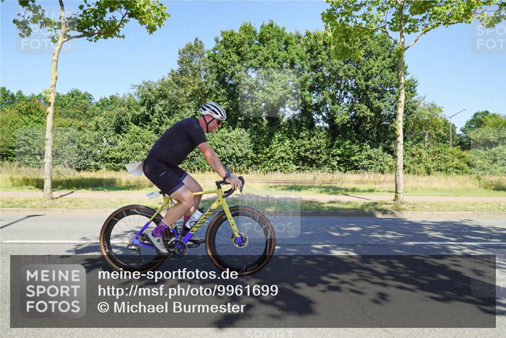 09.08.2026 - GEWOBA Citytriathlon Bremen Michael Burmester http://msf.ph/oto/9961699 09.08.2026 13:29:41 Radfahren 799, 999 meine-sportfotos.de