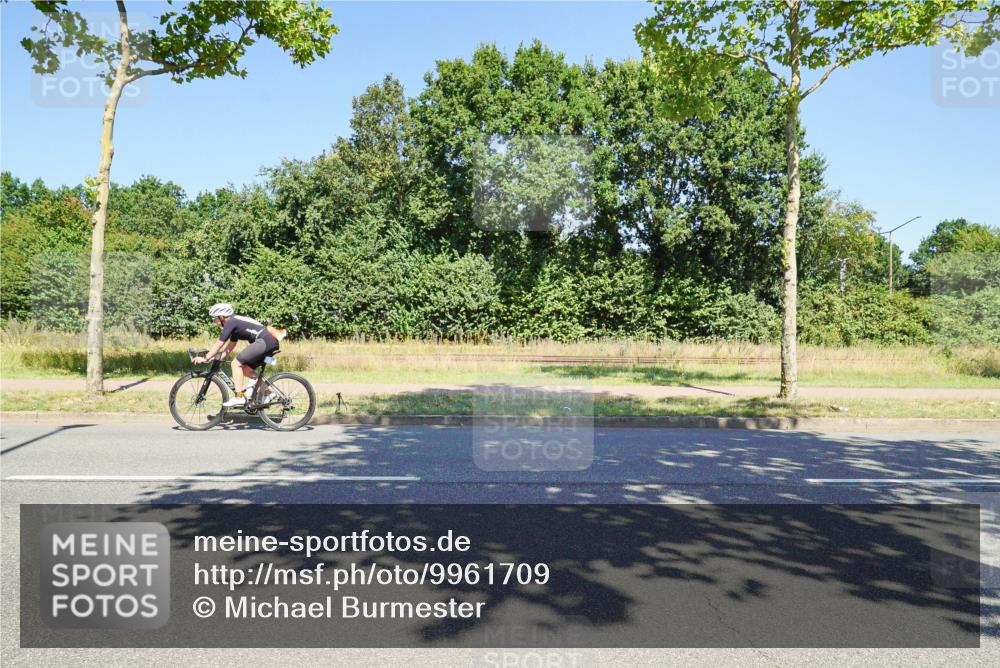 09.08.2026 - GEWOBA Citytriathlon Bremen Michael Burmester http://msf.ph/oto/9961709 09.08.2026 13:31:10 Radfahren  meine-sportfotos.de