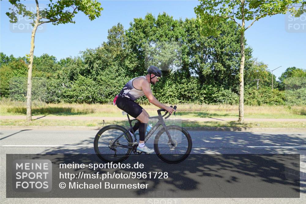 09.08.2026 - GEWOBA Citytriathlon Bremen Michael Burmester http://msf.ph/oto/9961728 09.08.2026 13:32:55 Radfahren 939, 990, 1006 meine-sportfotos.de