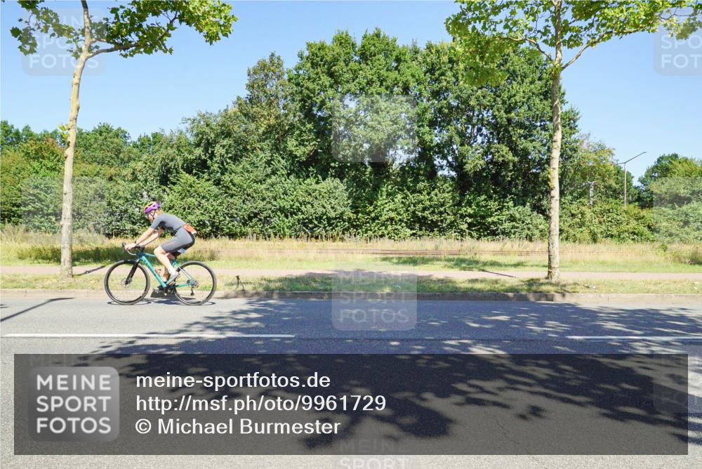 09.08.2026 - GEWOBA Citytriathlon Bremen Michael Burmester http://msf.ph/oto/9961729 09.08.2026 13:32:59 Radfahren 939, 1006 meine-sportfotos.de