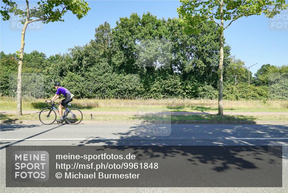 09.08.2026 - GEWOBA Citytriathlon Bremen Michael Burmester http://msf.ph/oto/9961848 09.08.2026 14:10:38 Radfahren 46, 71, 73, 81, 123, 162 meine-sportfotos.de