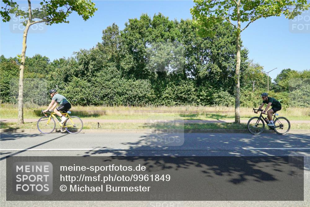 09.08.2026 - GEWOBA Citytriathlon Bremen Michael Burmester http://msf.ph/oto/9961849 09.08.2026 14:10:45 Radfahren 71, 72, 73, 123, 137, 162 meine-sportfotos.de