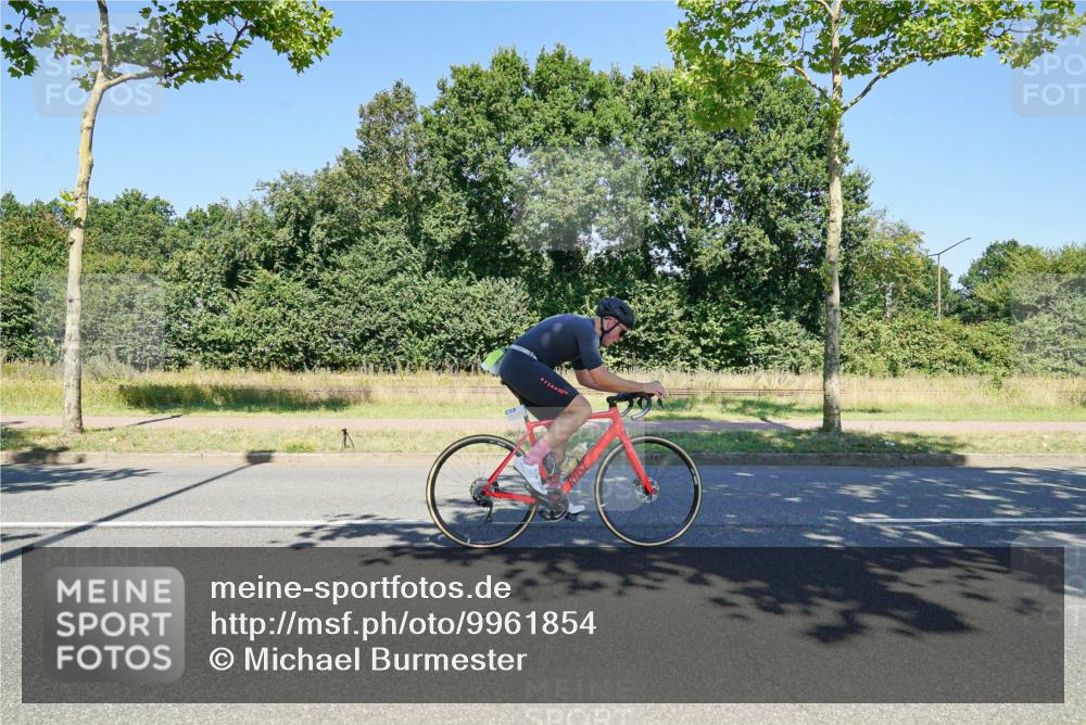09.08.2026 - GEWOBA Citytriathlon Bremen Michael Burmester http://msf.ph/oto/9961854 09.08.2026 14:10:54 Radfahren 50, 67, 72, 137, 331 meine-sportfotos.de