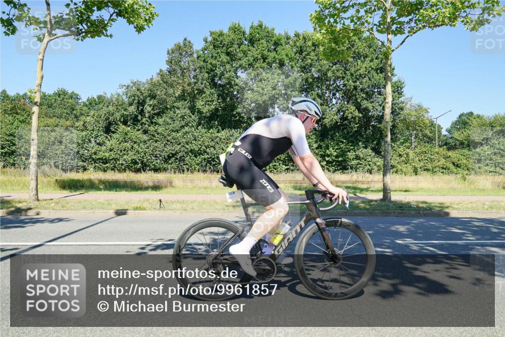 09.08.2026 - GEWOBA Citytriathlon Bremen Michael Burmester http://msf.ph/oto/9961857 09.08.2026 14:11:05 Radfahren 33, 41, 50, 67, 113, 137, 331 meine-sportfotos.de
