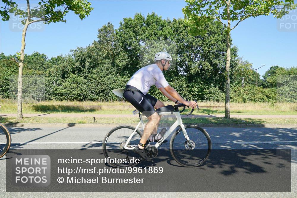 09.08.2026 - GEWOBA Citytriathlon Bremen Michael Burmester http://msf.ph/oto/9961869 09.08.2026 14:11:21 Radfahren 11, 13, 26, 68, 76, 79, 84, 85, 92, 109, 113, 117, 129, 139, 143, 144, 150, 155 meine-sportfotos.de