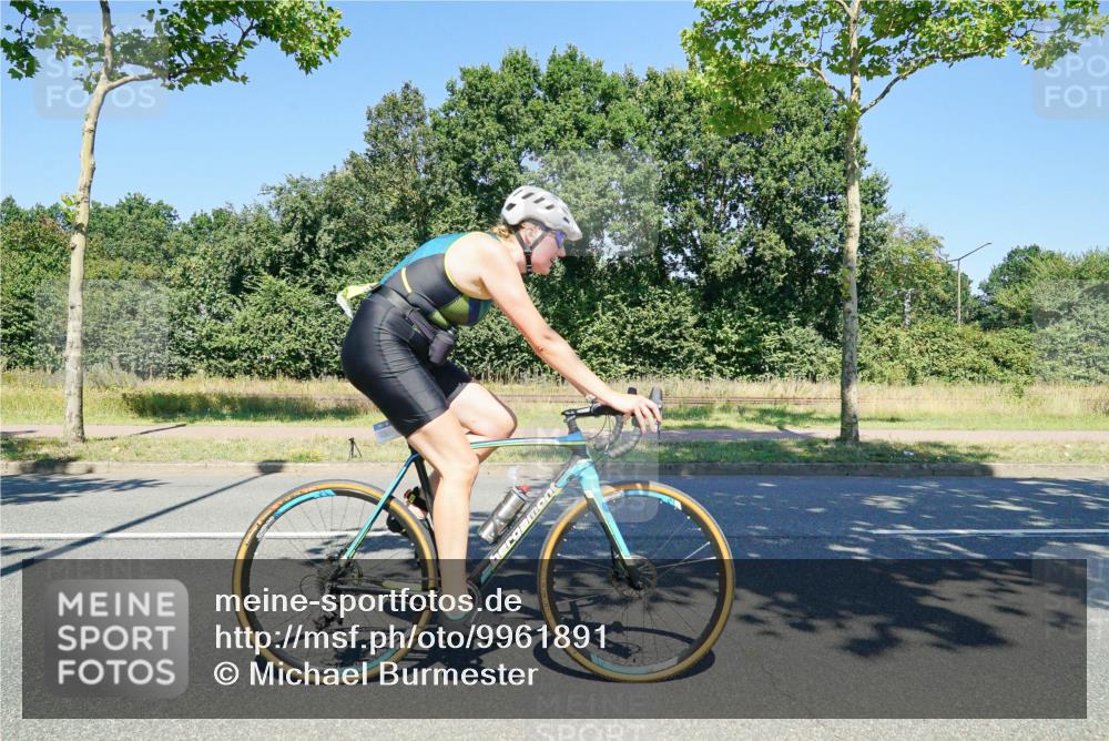 09.08.2026 - GEWOBA Citytriathlon Bremen Michael Burmester http://msf.ph/oto/9961891 09.08.2026 14:12:08 Radfahren 44, 60, 70, 350 meine-sportfotos.de