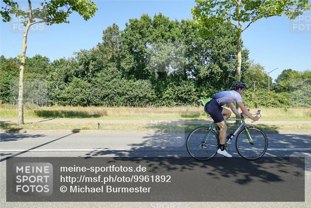 09.08.2026 - GEWOBA Citytriathlon Bremen Michael Burmester http://msf.ph/oto/9961892 09.08.2026 14:12:09 Radfahren 44, 60, 70, 169, 350 meine-sportfotos.de