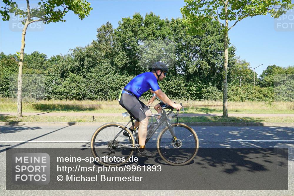 09.08.2026 - GEWOBA Citytriathlon Bremen Michael Burmester http://msf.ph/oto/9961893 09.08.2026 14:12:10 Radfahren 44, 60, 70, 169, 350 meine-sportfotos.de