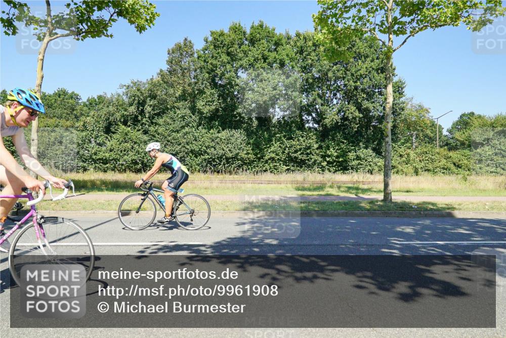 09.08.2026 - GEWOBA Citytriathlon Bremen Michael Burmester http://msf.ph/oto/9961908 09.08.2026 14:12:38 Radfahren 22, 45 meine-sportfotos.de