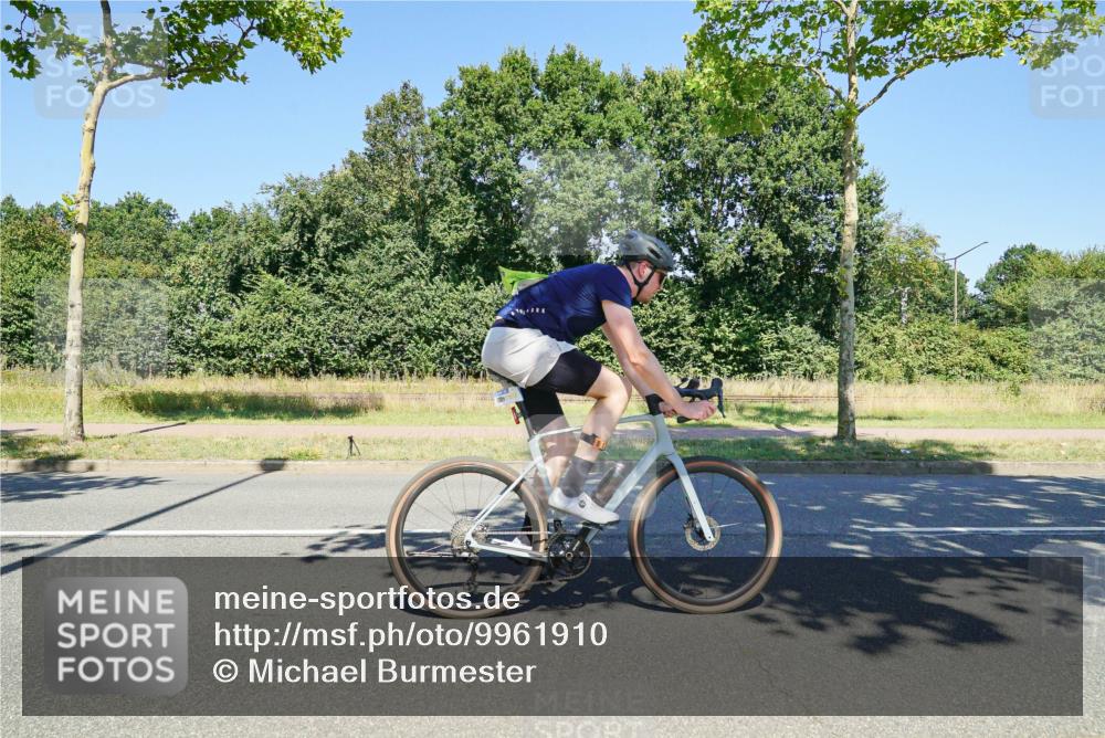 09.08.2026 - GEWOBA Citytriathlon Bremen Michael Burmester http://msf.ph/oto/9961910 09.08.2026 14:12:42 Radfahren 22, 45, 134, 148, 159, 294 meine-sportfotos.de