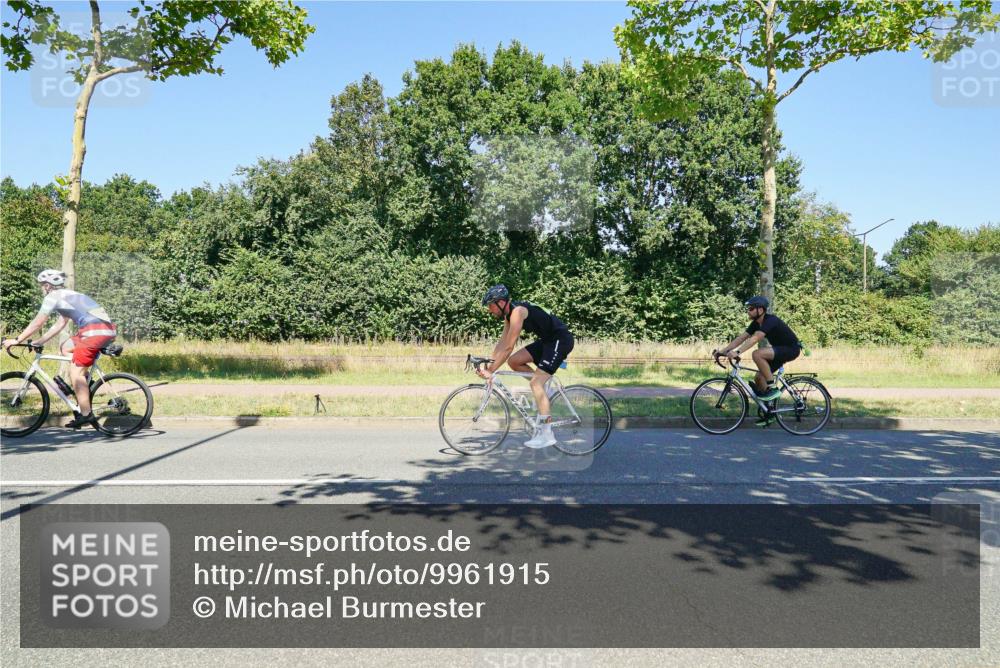 09.08.2026 - GEWOBA Citytriathlon Bremen Michael Burmester http://msf.ph/oto/9961915 09.08.2026 14:12:50 Radfahren 21, 22, 24, 83, 134, 148, 159, 294 meine-sportfotos.de