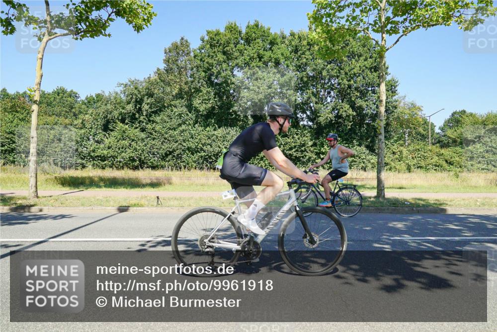 09.08.2026 - GEWOBA Citytriathlon Bremen Michael Burmester http://msf.ph/oto/9961918 09.08.2026 14:12:58 Radfahren 2, 21, 24, 38, 83, 134, 148, 159, 294 meine-sportfotos.de