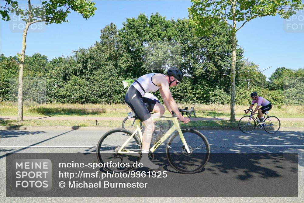 09.08.2026 - GEWOBA Citytriathlon Bremen Michael Burmester http://msf.ph/oto/9961925 09.08.2026 14:13:10 Radfahren 2, 38, 54, 82, 83, 279, 304 meine-sportfotos.de