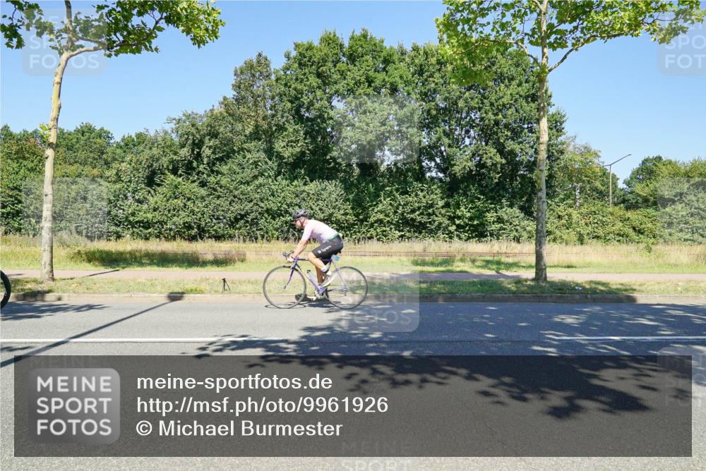 09.08.2026 - GEWOBA Citytriathlon Bremen Michael Burmester http://msf.ph/oto/9961926 09.08.2026 14:13:10 Radfahren 2, 38, 54, 82, 83, 279, 304 meine-sportfotos.de