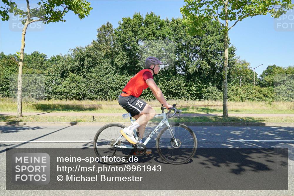 09.08.2026 - GEWOBA Citytriathlon Bremen Michael Burmester http://msf.ph/oto/9961943 09.08.2026 14:13:36 Radfahren 12, 17, 36, 52, 74, 86, 95, 98, 115, 152, 158, 179, 180, 200, 254, 346, 353 meine-sportfotos.de