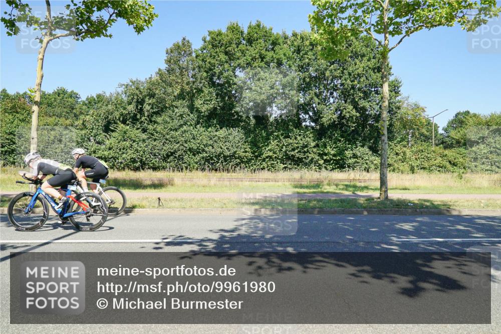 09.08.2026 - GEWOBA Citytriathlon Bremen Michael Burmester http://msf.ph/oto/9961980 09.08.2026 14:14:51 Radfahren 3, 64, 121, 147 meine-sportfotos.de