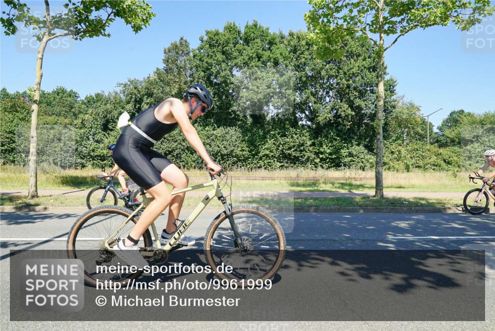 09.08.2026 - GEWOBA Citytriathlon Bremen Michael Burmester http://msf.ph/oto/9961999 09.08.2026 14:15:32 Radfahren 7, 10, 80, 122, 257, 260, 285, 302, 349, 354, 433 meine-sportfotos.de