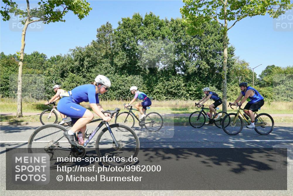 09.08.2026 - GEWOBA Citytriathlon Bremen Michael Burmester http://msf.ph/oto/9962000 09.08.2026 14:15:33 Radfahren 7, 10, 80, 122, 218, 257, 260, 263, 285, 302, 349, 354, 433 meine-sportfotos.de