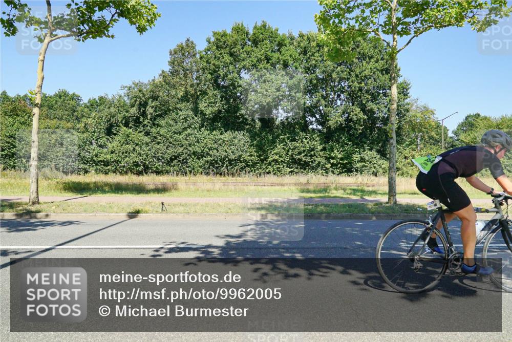 09.08.2026 - GEWOBA Citytriathlon Bremen Michael Burmester http://msf.ph/oto/9962005 09.08.2026 14:15:36 Radfahren 7, 10, 80, 122, 218, 257, 260, 263, 285, 302, 349, 354, 433 meine-sportfotos.de