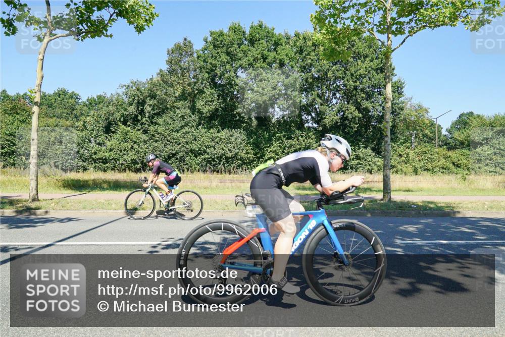 09.08.2026 - GEWOBA Citytriathlon Bremen Michael Burmester http://msf.ph/oto/9962006 09.08.2026 14:15:38 Radfahren 7, 10, 122, 218, 257, 260, 263, 285, 302, 349, 354, 433 meine-sportfotos.de