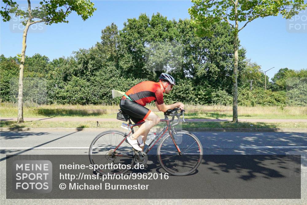 09.08.2026 - GEWOBA Citytriathlon Bremen Michael Burmester http://msf.ph/oto/9962016 09.08.2026 14:15:52 Radfahren 14, 37, 43, 89, 133, 163, 172, 218, 263, 291, 308 meine-sportfotos.de