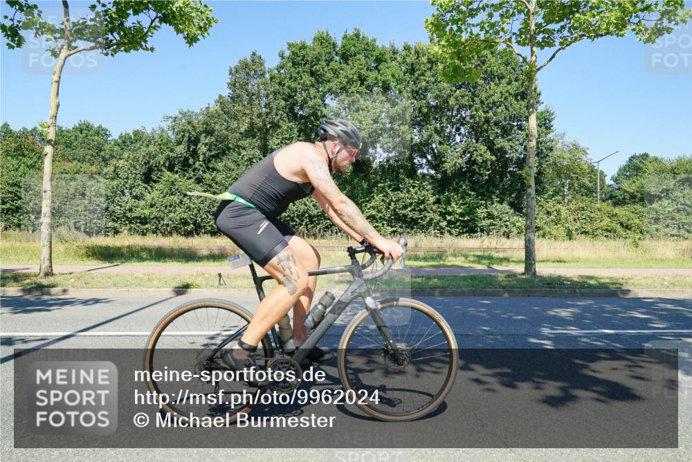 09.08.2026 - GEWOBA Citytriathlon Bremen Michael Burmester http://msf.ph/oto/9962024 09.08.2026 14:16:04 Radfahren 39, 43, 89, 133, 163, 172, 182, 232, 291, 308, 329 meine-sportfotos.de