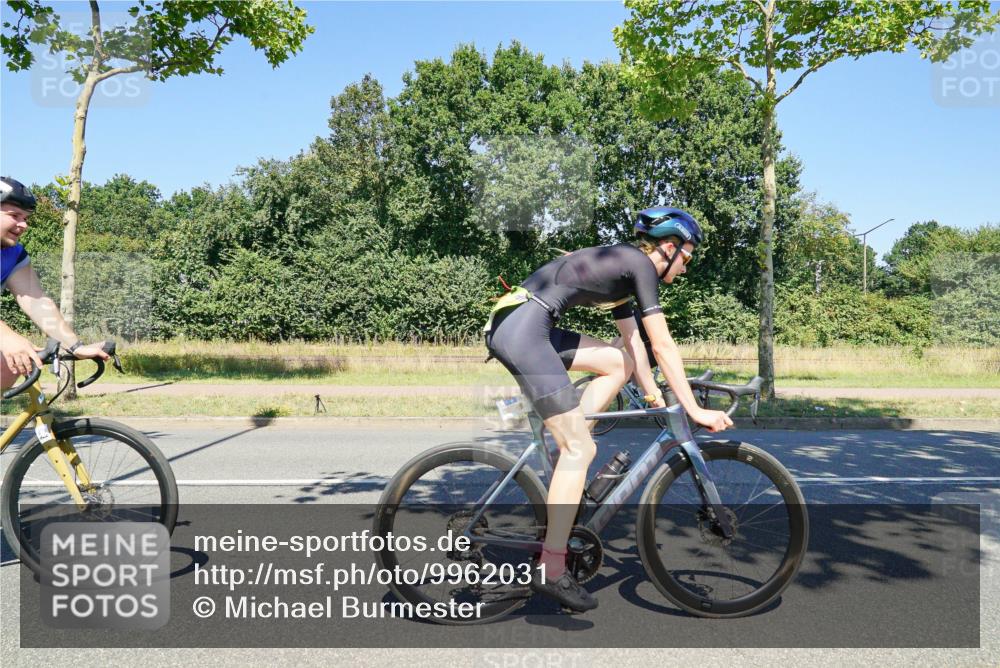 09.08.2026 - GEWOBA Citytriathlon Bremen Michael Burmester http://msf.ph/oto/9962031 09.08.2026 14:16:22 Radfahren 20, 39, 58, 203, 217, 220, 271, 284, 345, 351 meine-sportfotos.de