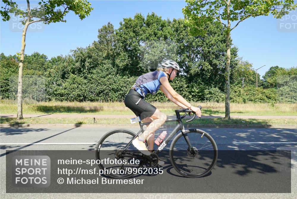 09.08.2026 - GEWOBA Citytriathlon Bremen Michael Burmester http://msf.ph/oto/9962035 09.08.2026 14:16:26 Radfahren 20, 58, 132, 203, 217, 220, 240, 271, 284, 345, 351 meine-sportfotos.de