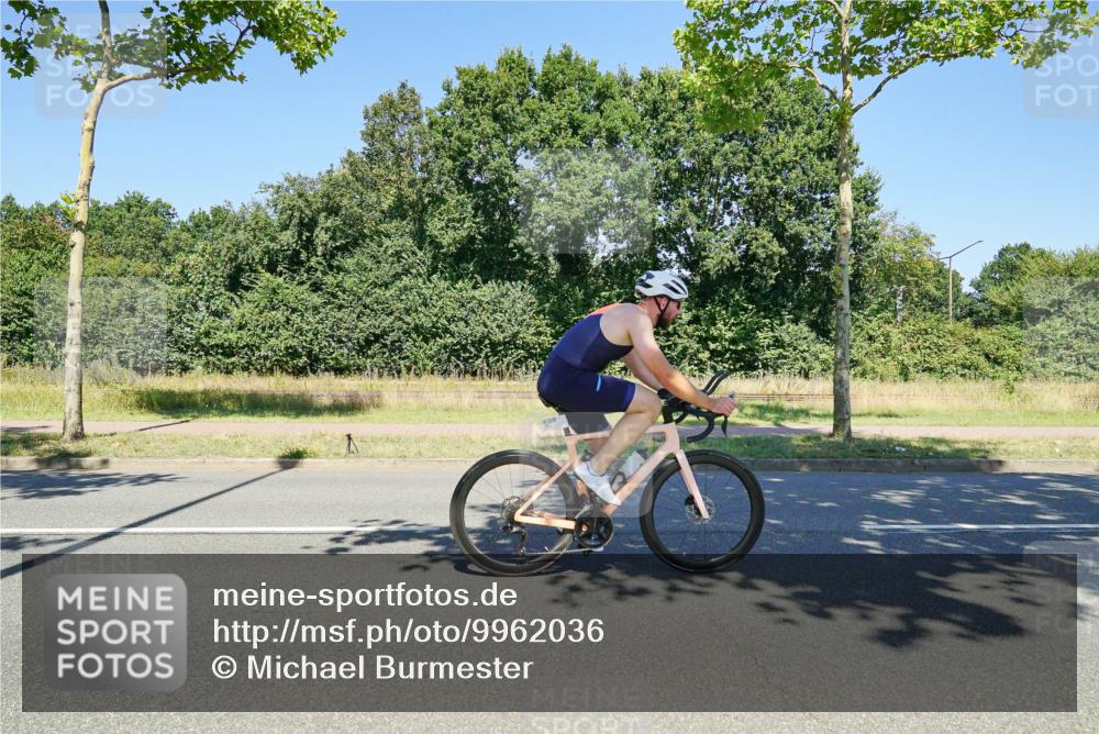 09.08.2026 - GEWOBA Citytriathlon Bremen Michael Burmester http://msf.ph/oto/9962036 09.08.2026 14:16:26 Radfahren 20, 58, 132, 203, 217, 220, 240, 271, 284, 345, 351 meine-sportfotos.de