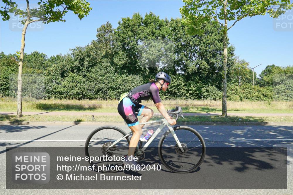 09.08.2026 - GEWOBA Citytriathlon Bremen Michael Burmester http://msf.ph/oto/9962040 09.08.2026 14:16:31 Radfahren 20, 58, 132, 192, 203, 217, 220, 240, 271, 284, 325, 351, 360 meine-sportfotos.de
