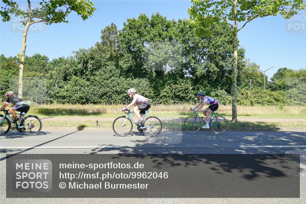 09.08.2026 - GEWOBA Citytriathlon Bremen Michael Burmester http://msf.ph/oto/9962046 09.08.2026 14:16:38 Radfahren 58, 132, 192, 203, 240, 325, 334, 360 meine-sportfotos.de
