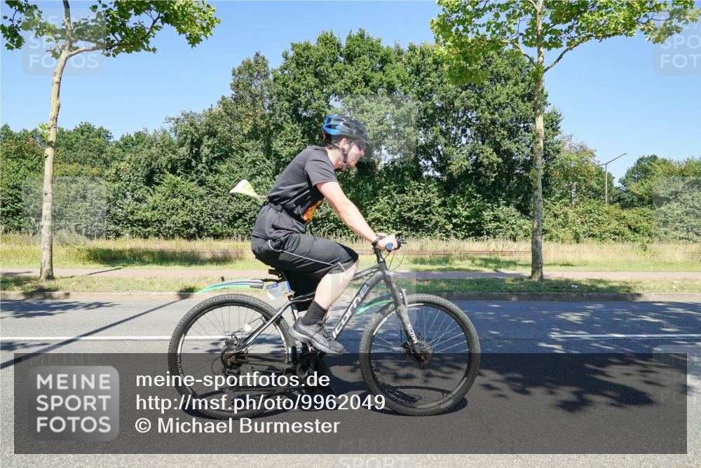 09.08.2026 - GEWOBA Citytriathlon Bremen Michael Burmester http://msf.ph/oto/9962049 09.08.2026 14:16:41 Radfahren 132, 192, 203, 240, 325, 334, 360 meine-sportfotos.de