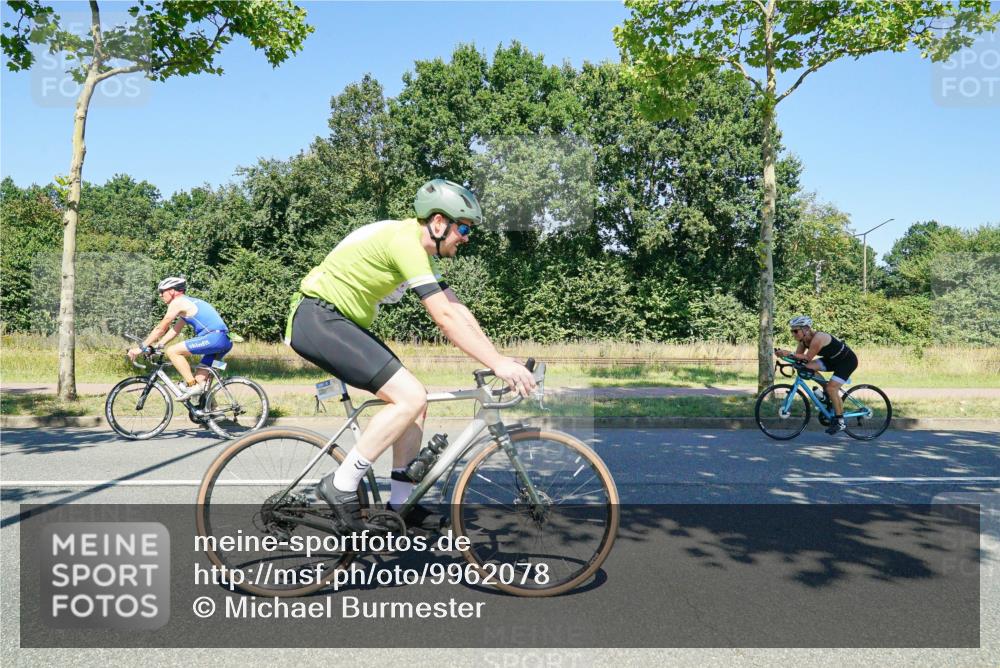 09.08.2026 - GEWOBA Citytriathlon Bremen Michael Burmester http://msf.ph/oto/9962078 09.08.2026 14:17:26 Radfahren 42, 88, 101, 110, 193, 274, 309, 321, 337, 356 meine-sportfotos.de