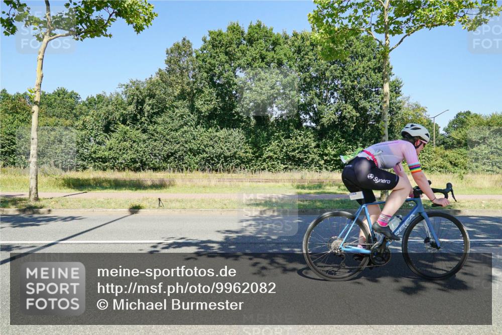 09.08.2026 - GEWOBA Citytriathlon Bremen Michael Burmester http://msf.ph/oto/9962082 09.08.2026 14:17:30 Radfahren 88, 106, 110, 193, 274, 309, 321, 337, 356 meine-sportfotos.de