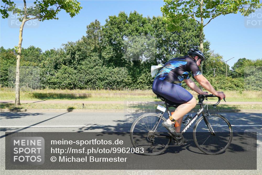 09.08.2026 - GEWOBA Citytriathlon Bremen Michael Burmester http://msf.ph/oto/9962083 09.08.2026 14:17:31 Radfahren 88, 106, 110, 193, 274, 309, 321, 337, 356 meine-sportfotos.de