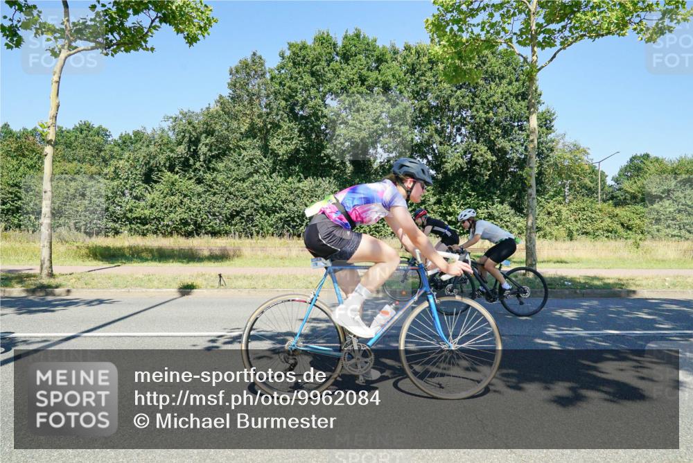 09.08.2026 - GEWOBA Citytriathlon Bremen Michael Burmester http://msf.ph/oto/9962084 09.08.2026 14:17:33 Radfahren 88, 106, 110, 193, 274, 309, 321, 337, 356, 429 meine-sportfotos.de