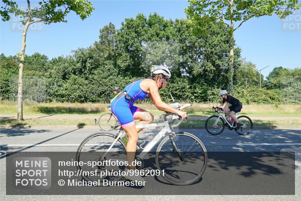 09.08.2026 - GEWOBA Citytriathlon Bremen Michael Burmester http://msf.ph/oto/9962091 09.08.2026 14:17:42 Radfahren 88, 106, 110, 193, 229, 235, 256, 269, 290, 293, 309, 316, 321, 336, 337, 356, 378, 429, 457, 470, 485 meine-sportfotos.de